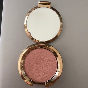 Becca Highlighter : Amethyst